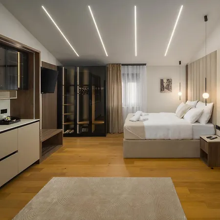 Heritage Ames Hotel 4*